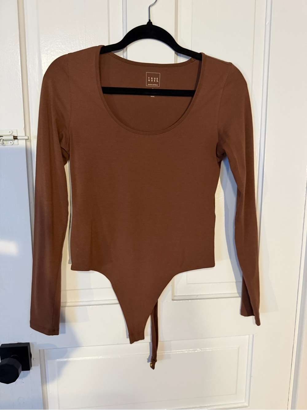 Banana Republic Long Sleeve Scoop Neck Bodysuit in Warm Brown